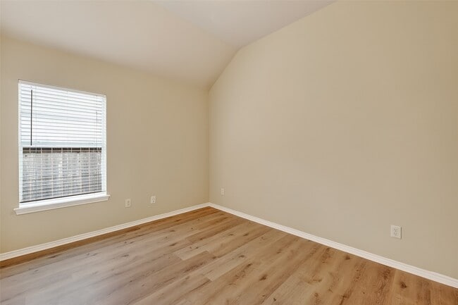 Building Photo - 2114 Thorn Berry Creek Ln