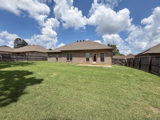 Building Photo - 43 Earnhardt Cir