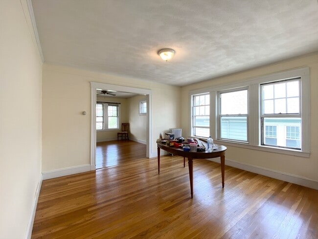 Building Photo - 9 Cresthill Rd