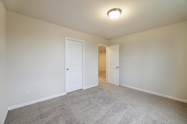 Building Photo - 546 Becks Pl