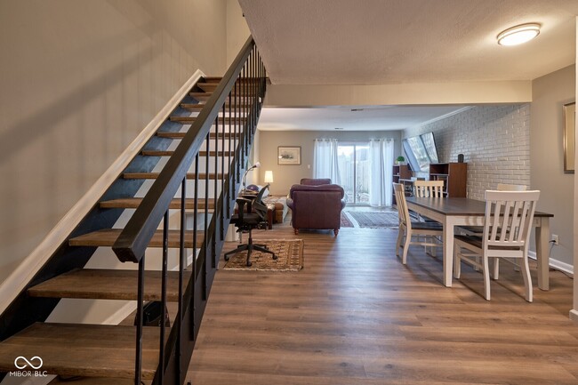 Building Photo - 7458 Countrybrook Dr