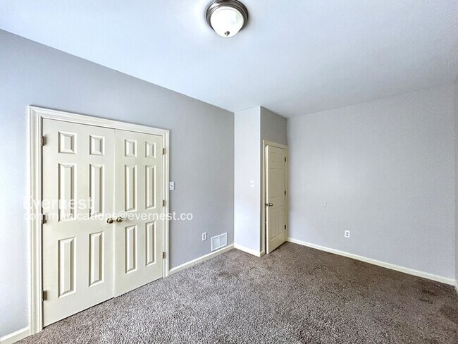 Building Photo - 692 Walnut Valley Ln