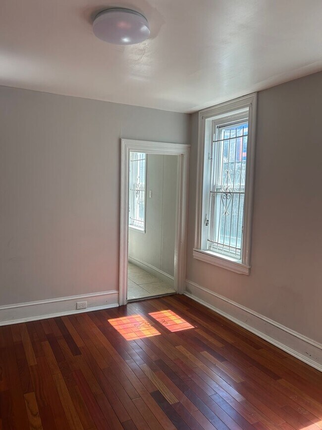 Building Photo - 2405 N 17th St