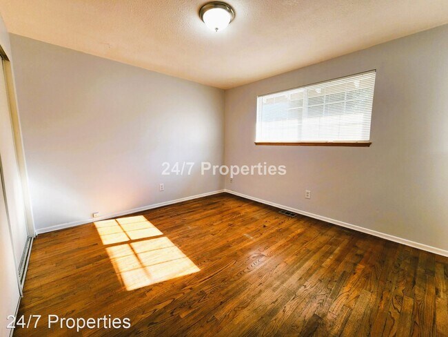 Building Photo - 3 br, 2 bath House - 3029 SE Swain Ave