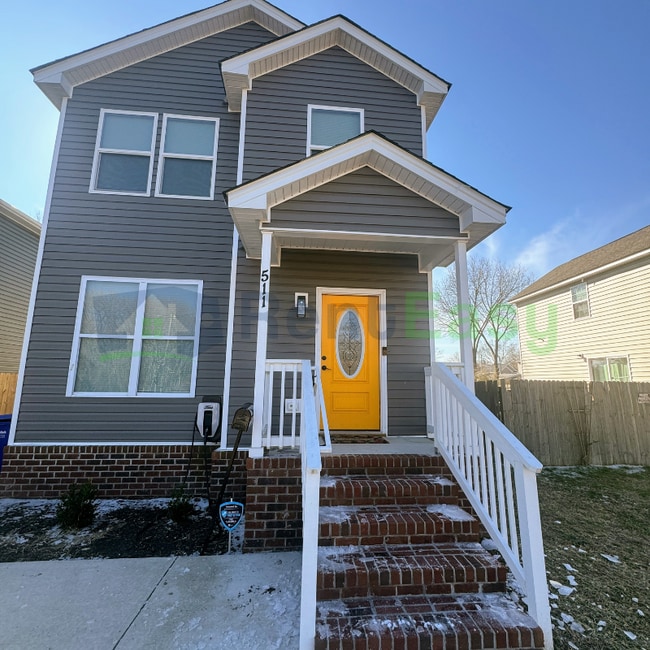 Building Photo - 511 Mason Ave