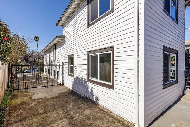 Building Photo - 2437 Acton St