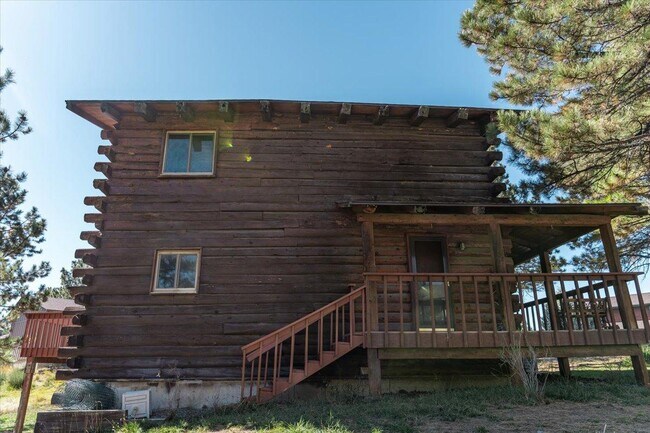 Building Photo - 6200 Pine Hollow Dr