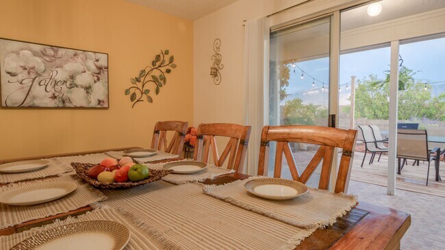 Building Photo - FULLY Furnished Rio Rancho Home, Utilities...