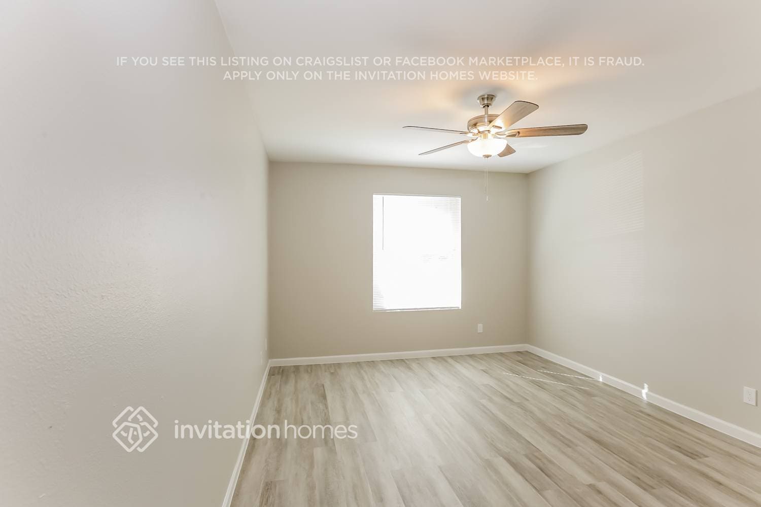 Building Photo - 436 W La Jolla Dr