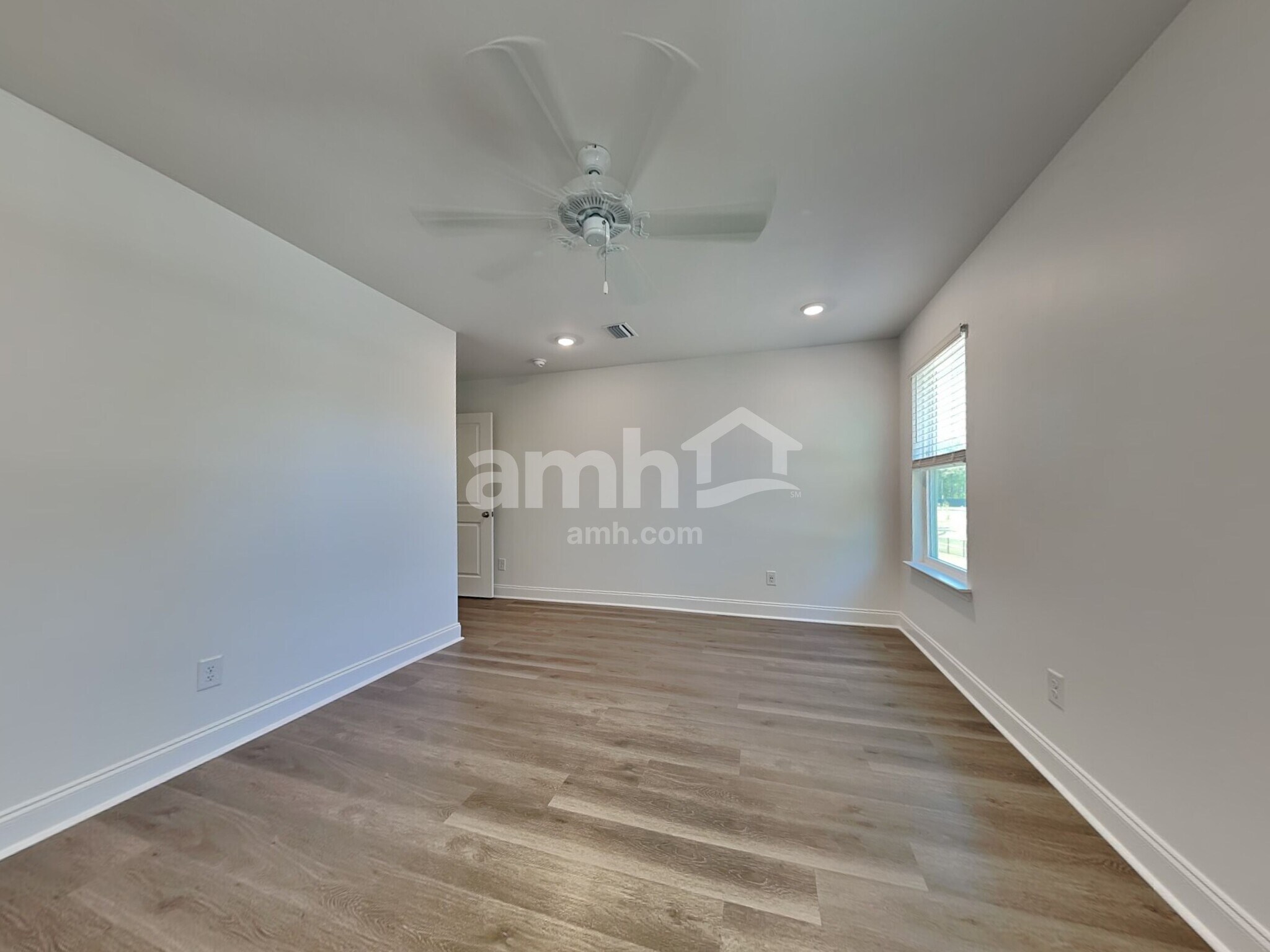 Building Photo - 102 Bellows Bnd