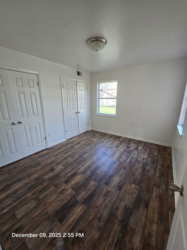 Building Photo - 617 S 1st St