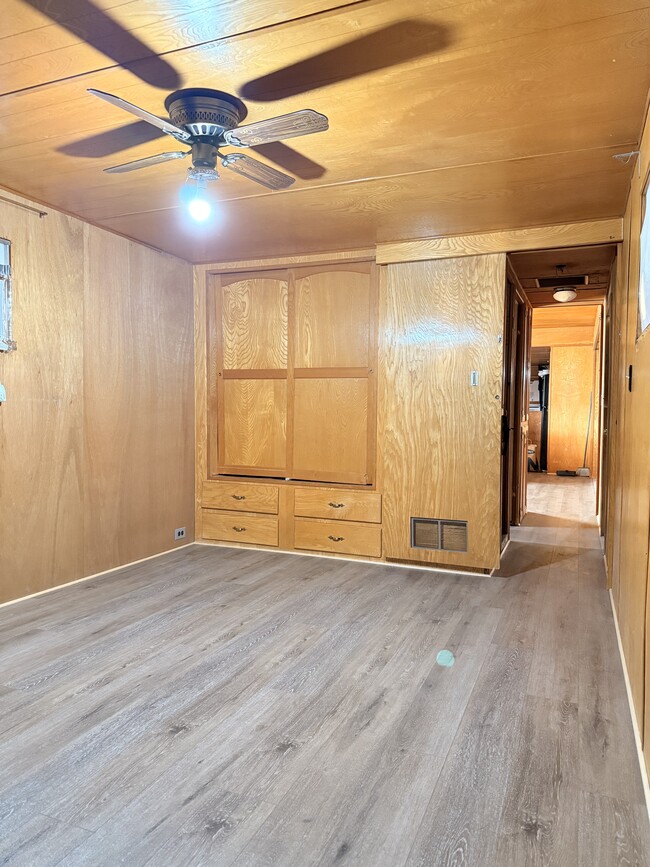 Building Photo - 254 Shoshone Ln