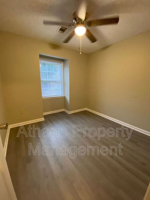 Building Photo - 187 Shoemaker Ct