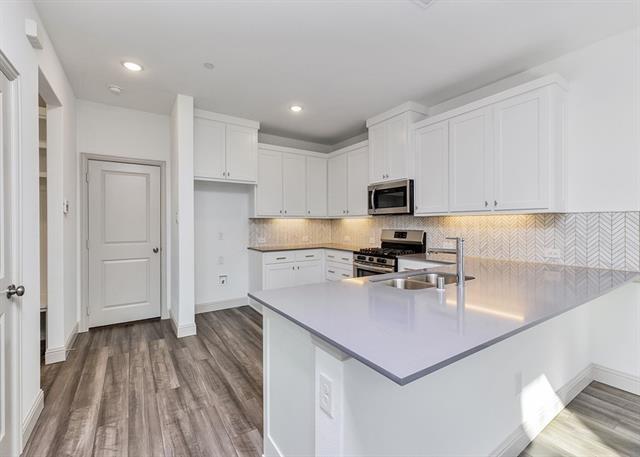 Building Photo - 8804 Samara St