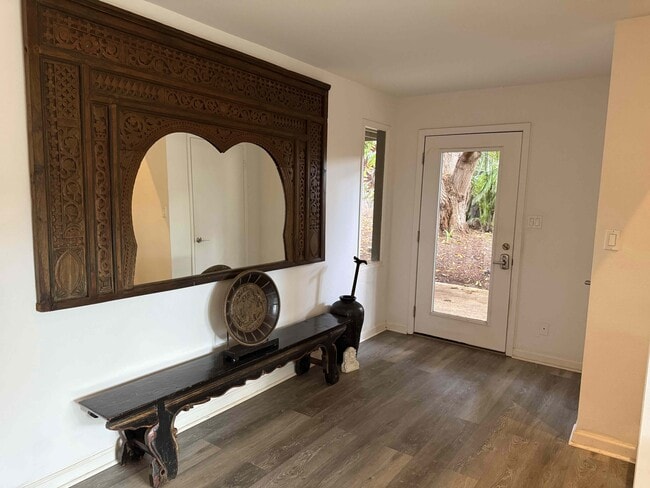 Building Photo - 220 Kaiola Pl