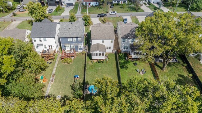 Building Photo - 429 Westboro Dr