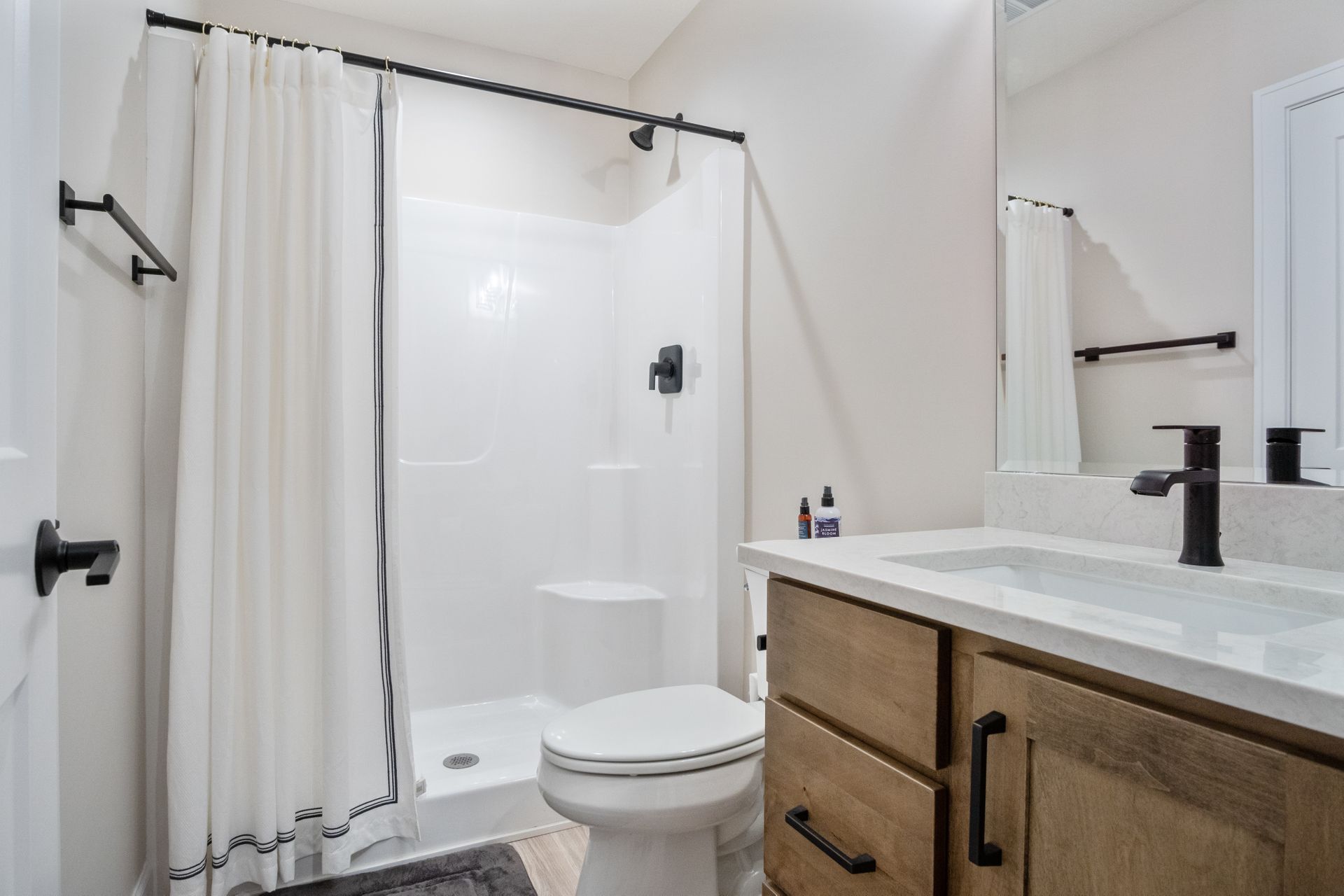 Building Photo - 6195 Hilltop Ct