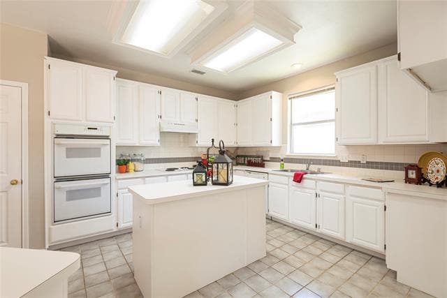 Building Photo - 2221 Grinelle Dr