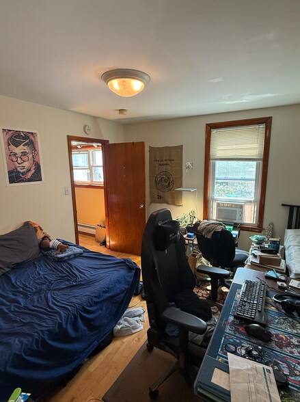 Building Photo - 54 Webster Ave