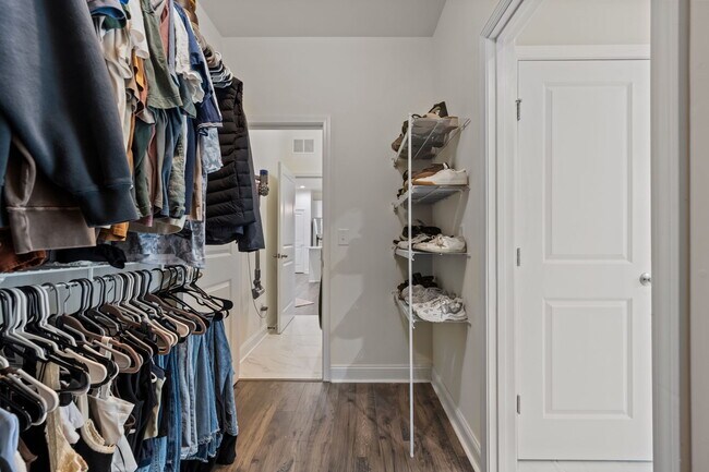 Building Photo - 301 Gander Ct