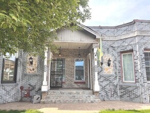 Building Photo - 4911 W Lake St