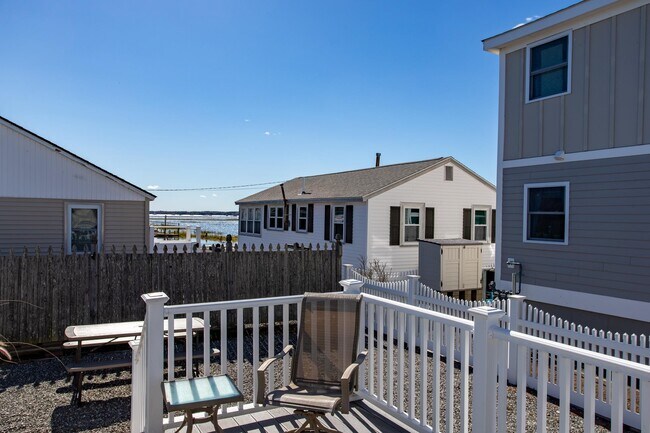 Building Photo - 23 Diane Ln