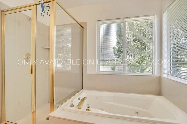 Building Photo - 1152 N 120 W