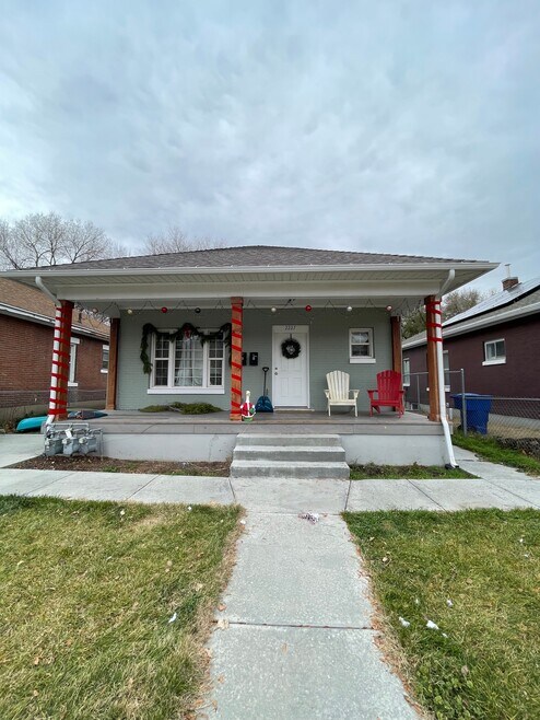 Building Photo - 2227 Quincy Ave