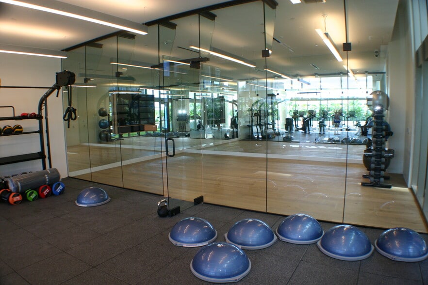 Building Photo - 1388 Kapiolani Blvd