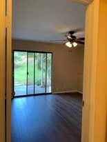 Building Photo - 44 -124 Ikeanani Dr