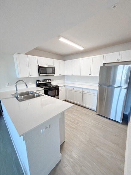 Building Photo - Oaks at Mustang