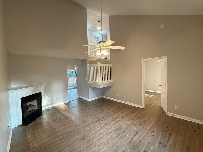 Building Photo - Beautiful 3-bedroom, 2.5-bathroom townhome