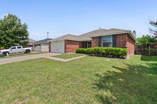 Building Photo - 2140 Hacienda Ct