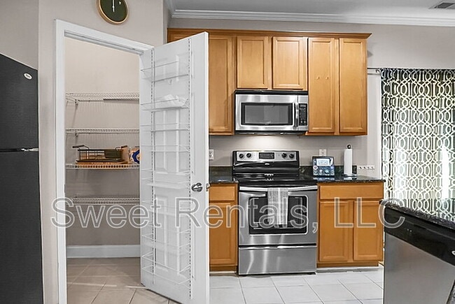 Building Photo - 1519 Thoroughbred Blvd