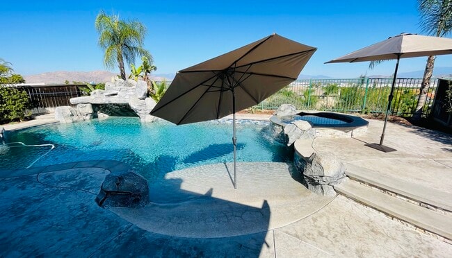 Building Photo - 8352 Clover Creek Rd