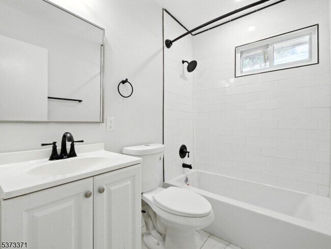 Building Photo - 46 Tichenor Terrace