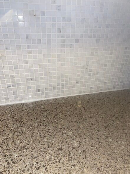 Building Photo - 124 Highland Dr