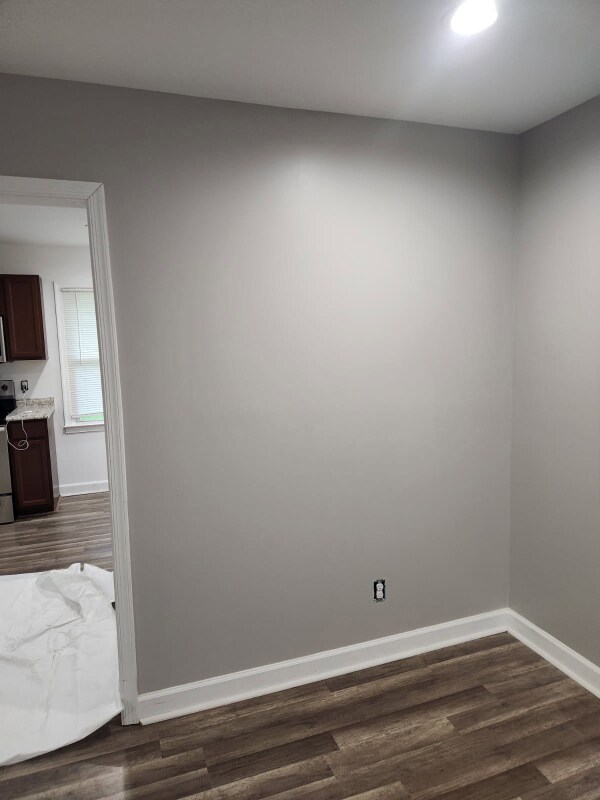 Building Photo - 5613 Ross Dr