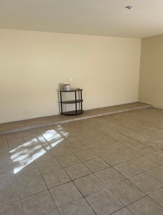 Building Photo - 809 Dragonfly Dr