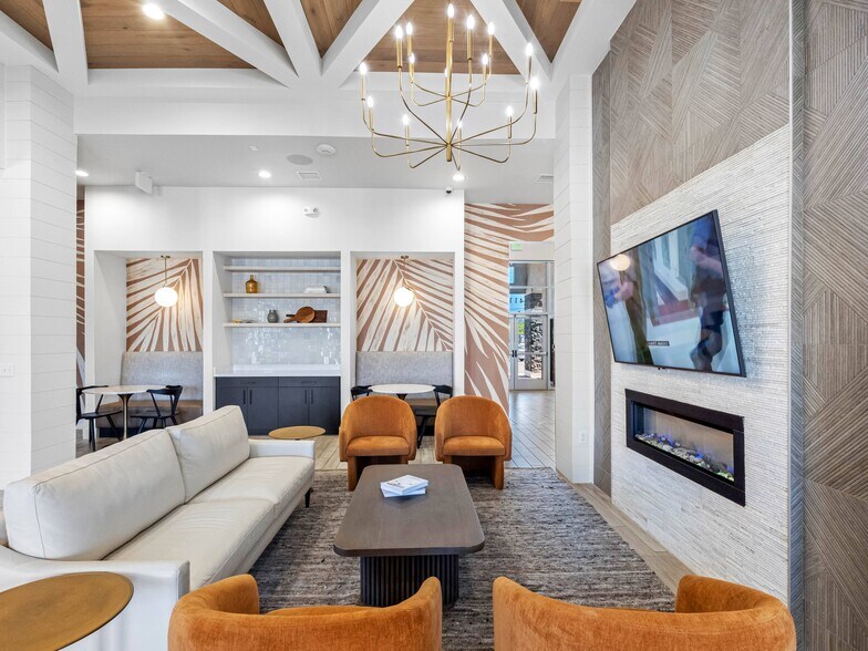 Building Photo - V2 Apartments