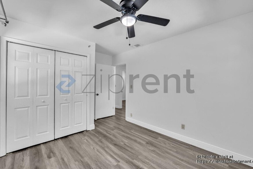 Building Photo - 3321 W Iowa Ave