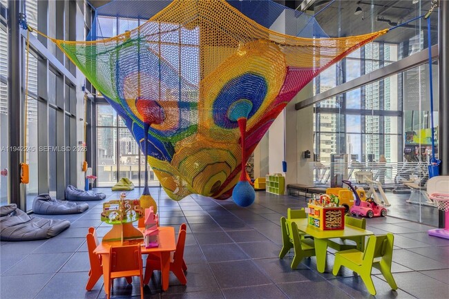 Building Photo - 1010 Brickell Ave