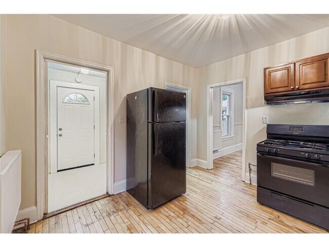 Building Photo - 2939 Russell Ave N