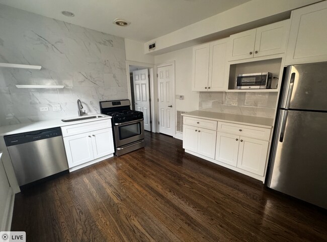 Building Photo - 2613 N Fairfield Ave