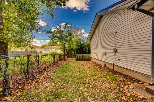 Building Photo - 3 Bed | 1 Bath | Tulsa