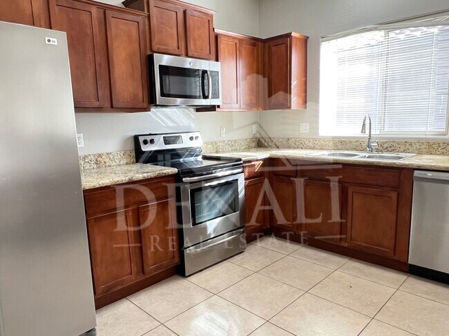 Building Photo - 7347 W Millerton Way