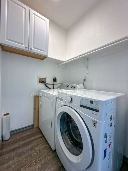 Building Photo - 802 Montana St