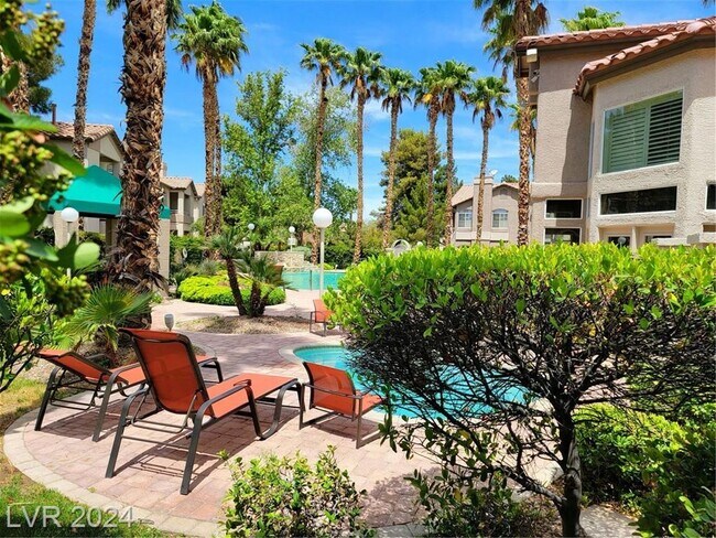 Building Photo - GREEN VALLEY 1ST FLOOR UNIT WITH ATTACHED ...