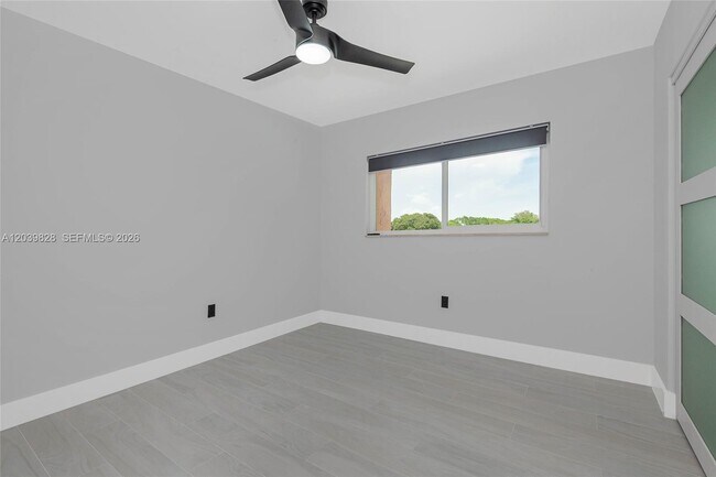 Building Photo - 6653 SW 140th Ave