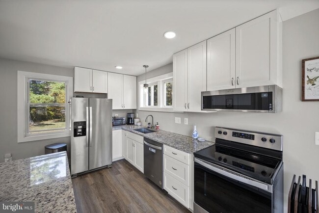 Building Photo - 11021 Bowerman Rd